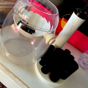 Selling makeup brush cleaner tools